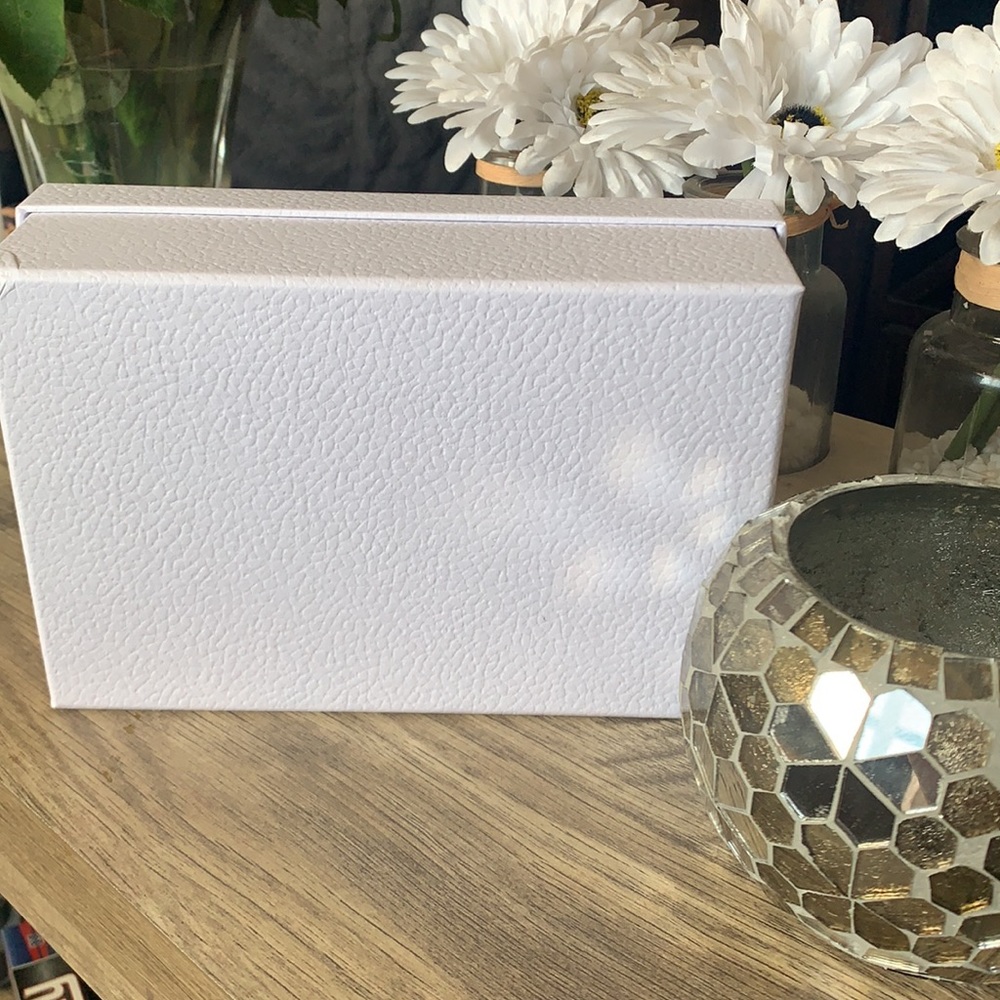 DIOR Gift Box - Picture 3 of 5